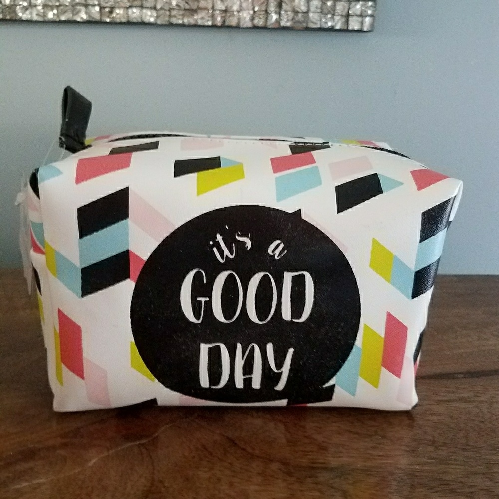 NEW Makeup Bag "It's a Good Day"